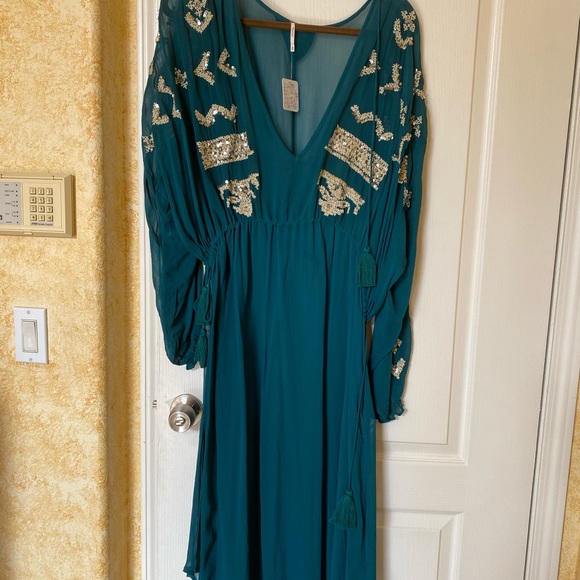 Dress - Picture 2 of 13